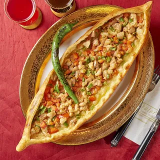 Tavuklu Pide