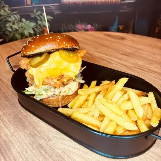 Cajun Baharatlı Çıtır Tavuk Burger(120 gr)