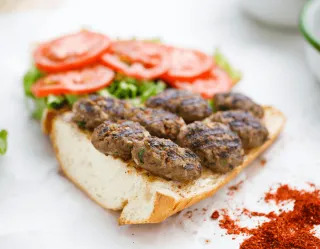 Ekmek Arası Sivas Köfte